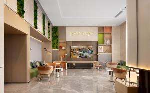 Posezení v ubytování Hilton Garden Inn Xingyi Orange Hill Plaza