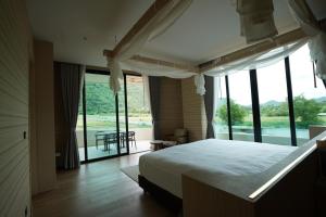 Viewpoint Khaoyai Hotel客房内的一张或多张床位