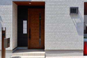 Afbeelding uit fotogalerij van New open 岸里玉出 Maison Le Jaune 玉子心斋桥道顿崛电车直达 in Osaka