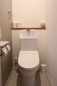 Een badkamer bij New open 岸里玉出 Maison Le Jaune 玉子心斋桥道顿崛电车直达