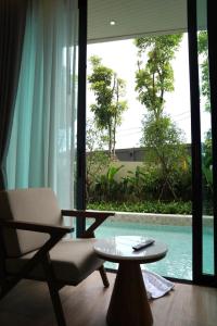 Viewpoint Khaoyai Hotel内部或周边的泳池
