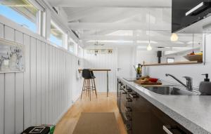 Η κουζίνα ή μικρή κουζίνα στο Holiday Home Solbakken Iv