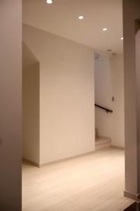 Fotografija u galeriji objekta new open岸里玉出 Maison Le Blanc 白練 心斋桥道顿崛通天阁电车直达 u Osaki