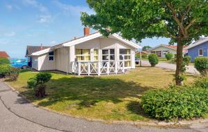 Το κτήριο όπου στεγάζεται  η παραθεριστική κατοικία