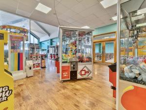 Et supermarked eller andre butikker i feriehuset eller i nærheden