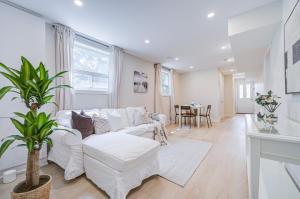 Un lugar para sentarse en nest in orchard-main unit 2B
