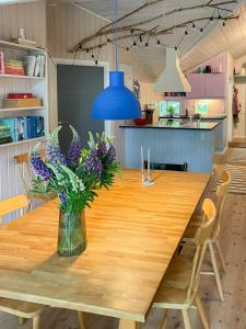 Nhà bếp/bếp nhỏ tại Virksund Home With Grounds And Hot Tub