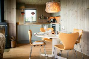 Kuchyň nebo kuchyňský kout v ubytování Modern Mountain Cabin With Nature In Valdres