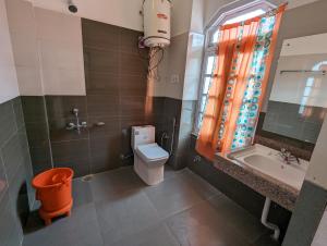 Vannituba majutusasutuses Hotel tashi deleg