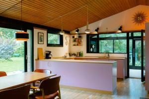 Cucina o angolo cottura di Wild Nature Experience And Art In New Setting
