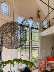 Ένα ή περισσότερα κρεβάτια σε δωμάτιο στο Charming Artists House In Söderåkra