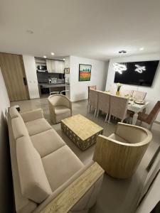 Nhà bếp/bếp nhỏ tại 4BRR Apto Luxury - Cond Club Palmetto Ultimo piso