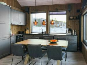 Køkken eller tekøkken på Panoramic Cabin At Fulufjellet With Ski In Ski Out