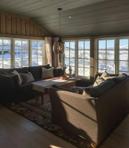 Zona de estar de Secluded Mountain Cabin In Rauland With View