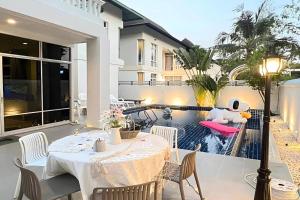 Bazén v ubytování BM Pool Villa Pattaya nebo v jeho okolí