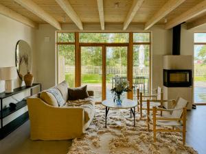 Χώρος καθιστικού στο Seaside Family Retreat