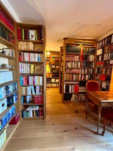Fotografie z fotogalerie ubytování Aumônerie v destinaci Flavigny-sur-Ozerain