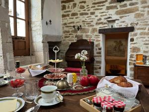 Fotografie z fotogalerie ubytování Aumônerie v destinaci Flavigny-sur-Ozerain