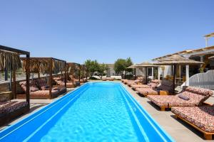 The swimming pool at or close to Impressive One