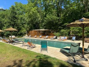 Πισίνα στο ή κοντά στο Large Estate With A Pool Overlooking The Vineyards