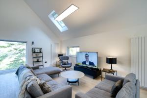 TV a/nebo společenská místnost v ubytování Stob Binnein Cottage + 15 fotografií