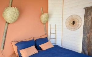 Postel nebo postele na pokoji v ubytování Lodge With Spa At The Foot Of Mont Ventoux