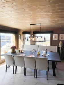 Posezení v ubytování Family Cabin With Ski In Ski Out In Telemark