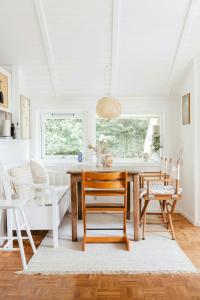 Et opholdsområde på Home With Tranquility And Space For Play