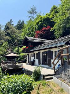Zahrada ubytování Chalet avec vue panoramique sur les montagnes