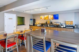 Restaurace v ubytování Comfort Inn Sherbrooke