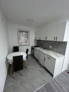 Gallery image of Vozucica apartman za 3 osobe in Bratunac