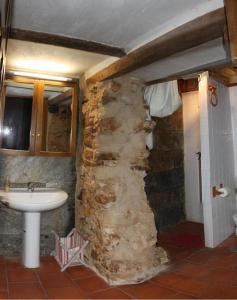 A bathroom at Casa Rural Hidalgo