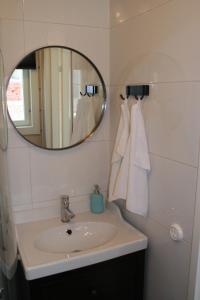 Kylpyhuone majoituspaikassa Köpmans