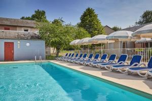 Der Swimmingpool an oder in der Nähe von Résidence Odalys Le Hameau du Lac