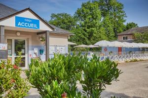 Das Gebäude in dem sich der Ferienpark befindet
