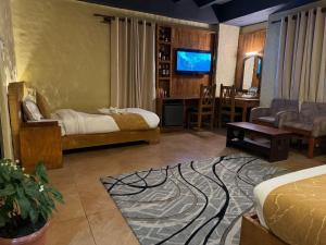 Rúm í herbergi á Annapurna Boutique Hotel