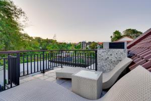 Μπαλκόνι ή βεράντα στο Villa Ganesha 2BR with Private Pool - Canggu