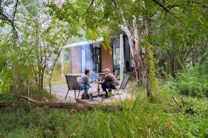 入住Hill Creek Tiny House 3 by Tiny Away的客人