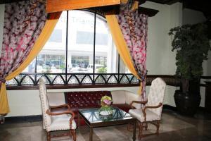 Posezení v ubytování Camelot Hotel Quezon City powered by Cocotel