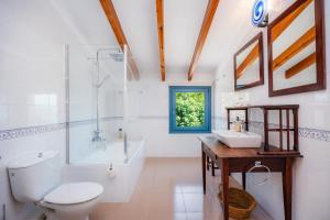 Kúpeľňa v ubytovaní Can Cuarassa + 29 fotografií