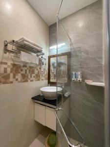 Ένα μπάνιο στο GOLD CITY Hotel +54 φωτογραφίες