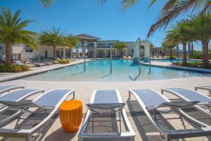 Πισίνα στο ή κοντά στο 2605 Yountville Ave