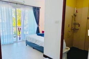 Postel nebo postele na pokoji v ubytování Hacia in box hotel