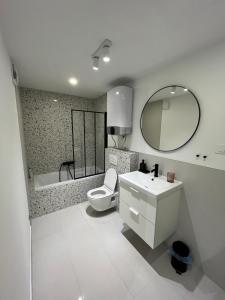 Ένα μπάνιο στο NEW MARI - Cozy Studio Apartment with parking