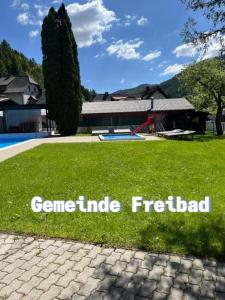 Bazén v ubytování Haus Almblick nebo v jeho okolí