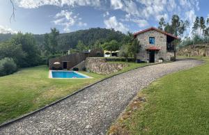 Bazén v ubytování Quinta Gerês nebo v jeho okolí