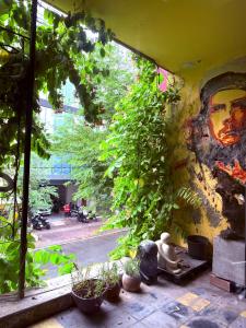 Κήπος έξω από το TH Saigon Boutique - Local vibes, City center