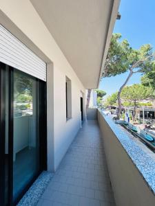 a hallway of a house with a walkway at Flexrent Porto 3 camere - Flexrent Immobiliare Abissinia in Riccione
