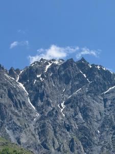 A general mountain view or a mountain view taken from a szállodákat