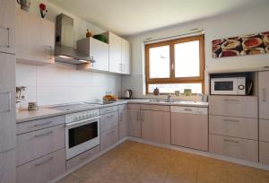 Galeriebild der Unterkunft Apartments Tamara in Rovinjsko Selo + 16 Fotos